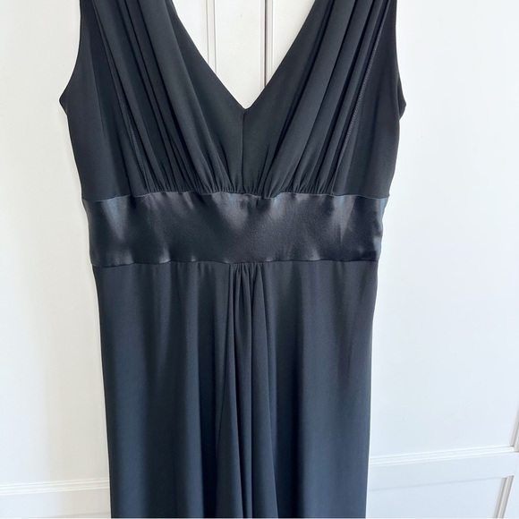 Jones New York Little Black Dress V-Neck Size 4 - Picture 3 of 9